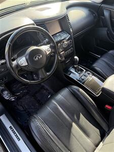 2015 INFINITI QX70   - Photo 12 - Costa Mesa, CA 92626