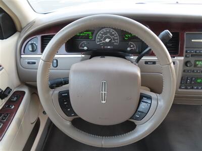 2005 Lincoln Town Car Signature   - Photo 13 - Costa Mesa, CA 92626