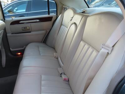 2005 Lincoln Town Car Signature   - Photo 7 - Costa Mesa, CA 92626