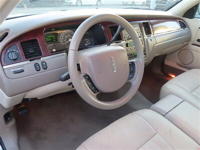 2005 Lincoln Town Car Signature   - Photo 8 - Costa Mesa, CA 92626