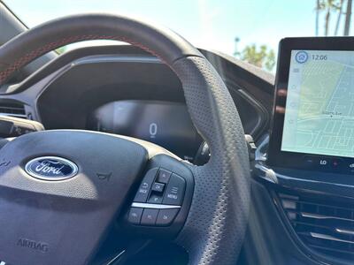 2025 Ford Escape Hybrid ST-Line   - Photo 12 - Costa Mesa, CA 92626