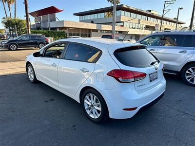 2017 Kia Forte5 LX   - Photo 6 - Costa Mesa, CA 92626