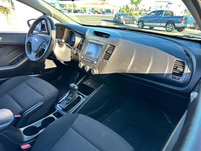2017 Kia Forte5 LX   - Photo 10 - Costa Mesa, CA 92626