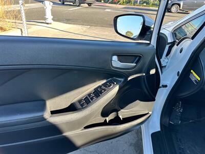 2017 Kia Forte5 LX   - Photo 13 - Costa Mesa, CA 92626