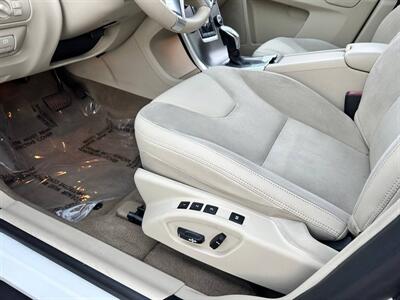 2013 Volvo XC60 3.2   - Photo 12 - Costa Mesa, CA 92626