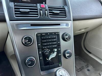 2013 Volvo XC60 3.2   - Photo 16 - Costa Mesa, CA 92626