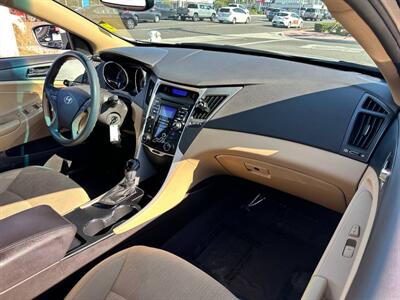 2011 Hyundai SONATA GLS   - Photo 10 - Costa Mesa, CA 92626