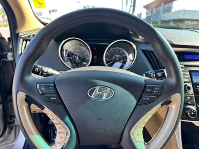2011 Hyundai SONATA GLS   - Photo 16 - Costa Mesa, CA 92626