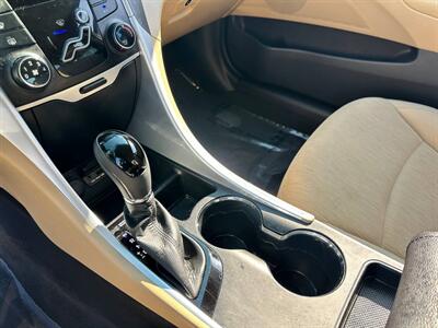 2011 Hyundai SONATA GLS   - Photo 15 - Costa Mesa, CA 92626