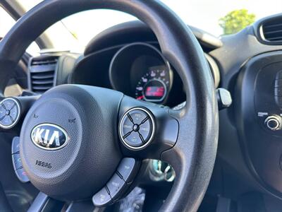 2015 Kia Soul +   - Photo 16 - Costa Mesa, CA 92626