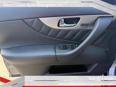 2015 INFINITI QX70 - Photo 22 - Costa Mesa, CA 92626