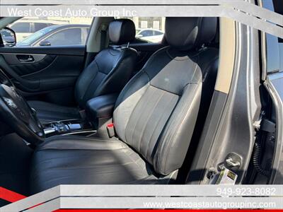 2015 INFINITI QX70 - Photo 8 - Costa Mesa, CA 92626
