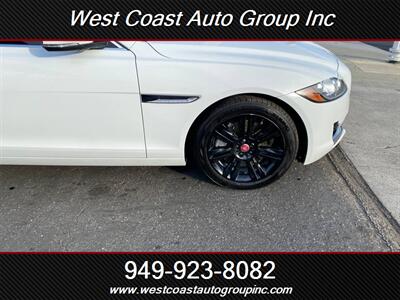2017 Jaguar XF 35t   - Photo 23 - Costa Mesa, CA 92626