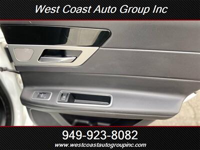 2017 Jaguar XF 35t   - Photo 15 - Costa Mesa, CA 92626