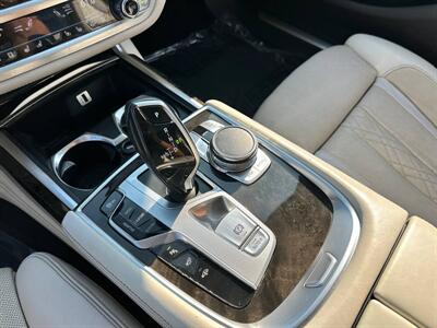 2016 BMW 750i   - Photo 17 - Costa Mesa, CA 92626