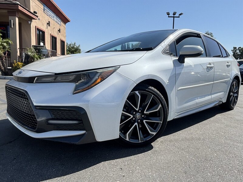 2020 Toyota Corolla SE AT's photo