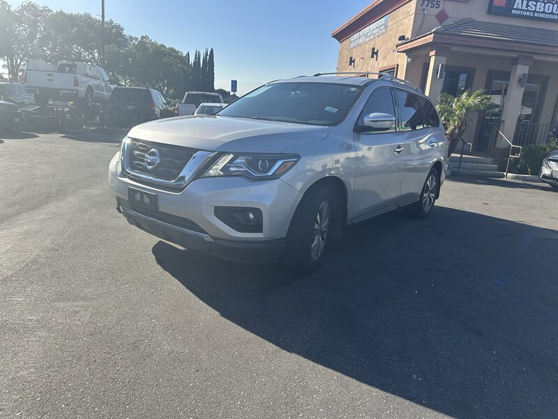 2020 Nissan Pathfinder SV 2WD's photo