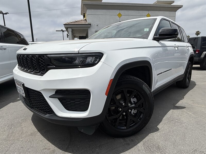2024 Jeep Grand Cherokee Altitude 4x4's photo