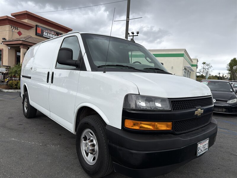 2020 Chevrolet Express 2500's photo
