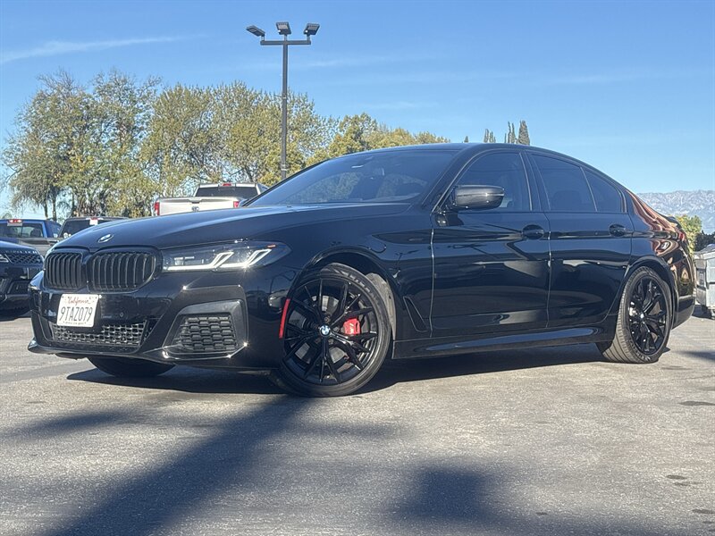 2022 BMW 5-Series 530i's photo