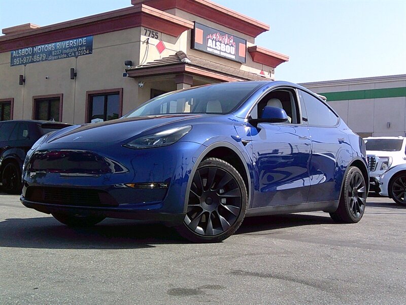 2022 Tesla Model Y Long Range Dual Motor All-Wheel Drive's photo