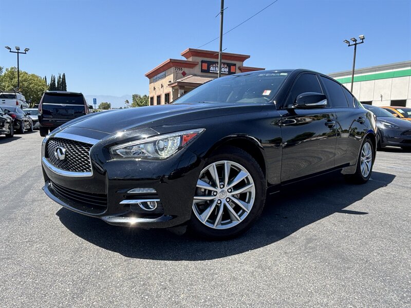 2016 INFINITI Q50 2.0t Premium's photo