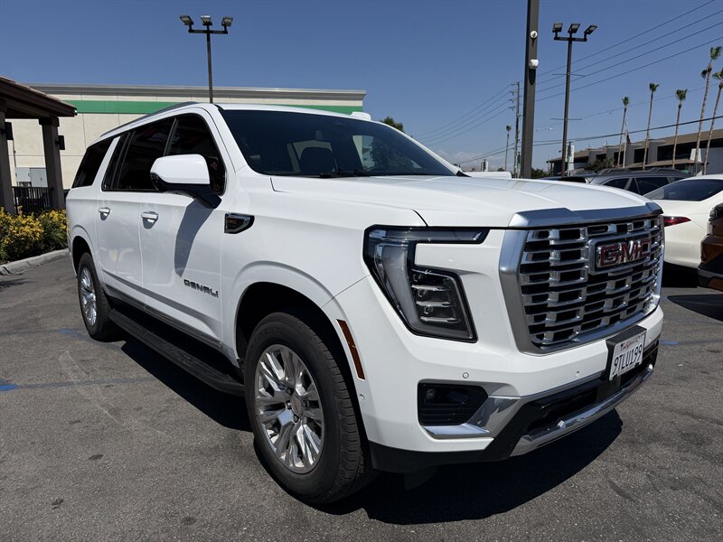 2025 GMC Yukon Denali AWD's photo