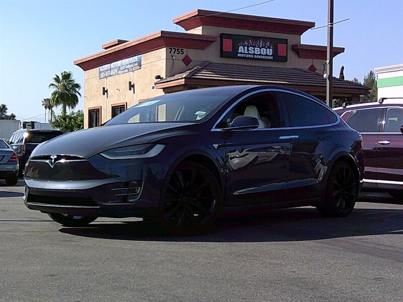 2019 Tesla Model X Long Range's photo