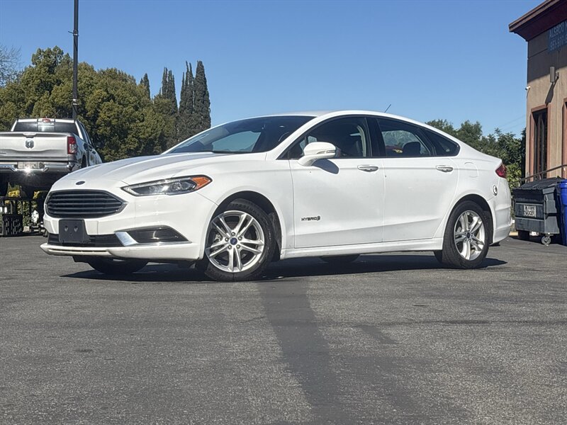 2018 Ford Fusion Hybrid SE's photo