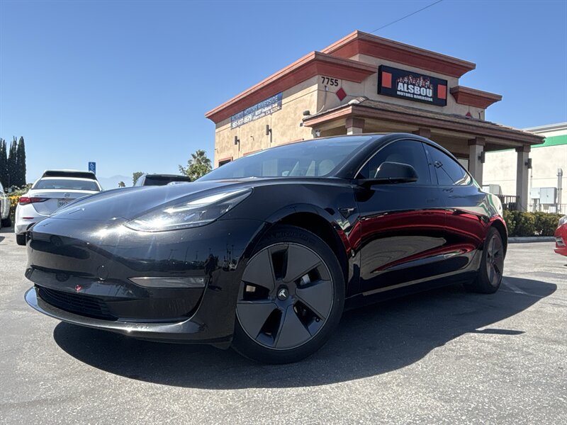 2022 Tesla Model 3 Long Range Dual Motor All-Wheel Drive's photo