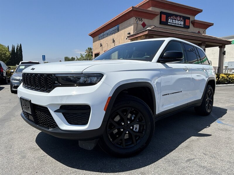 2024 Jeep Grand Cherokee Altitude 4x4's photo