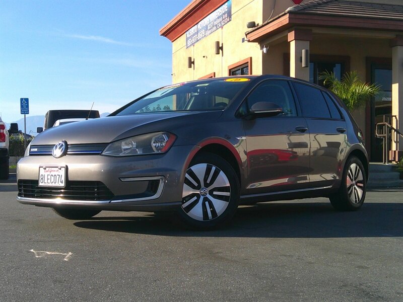 2016 Volkswagen e-Golf e-Golf SE's photo