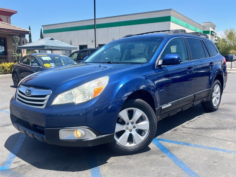 2010 Subaru Outback 2.5i Premium's photo