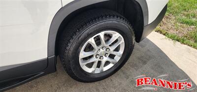 2018 Chevrolet Traverse LS   - Photo 22 - Daytona Beach, FL 32176