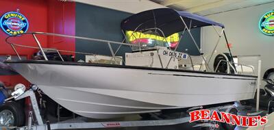 2015 Boston Whaler 210 Montauk  