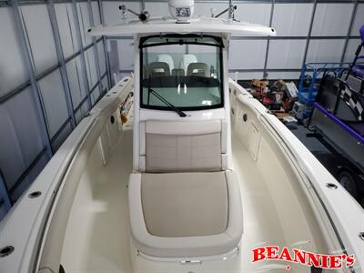 2017 Boston Whaler 330 Outrage   - Photo 11 - Daytona Beach, FL 32176