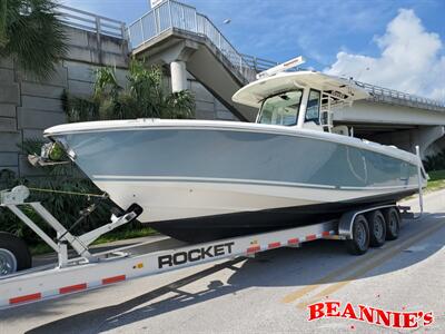 2017 Boston Whaler 330 Outrage   - Photo 1 - Daytona Beach, FL 32176