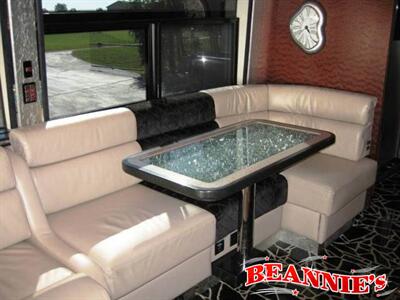 2005 Prevost H3-45 Vantare Conversion   - Photo 4 - Daytona Beach, FL 32176