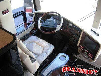 2005 Prevost H3-45 Vantare Conversion   - Photo 6 - Daytona Beach, FL 32176