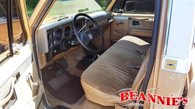 1986 Chevrolet C/K 10 Series C10   - Photo 2 - Daytona Beach, FL 32176