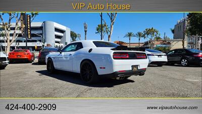 2015 Dodge Challenger SRT 392   - Photo 9 - Lawndale, CA 90260