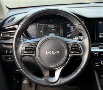 2022 Kia Niro LXS   - Photo 13 - San Jose, CA 95126