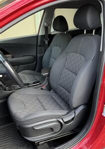 2022 Kia Niro LXS   - Photo 11 - San Jose, CA 95126