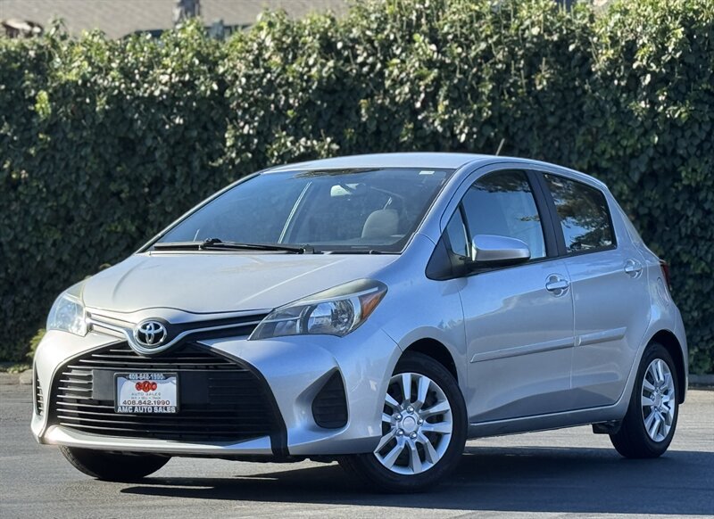 2015 Toyota Yaris 5-Door L  
