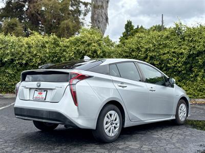 2017 Toyota Prius Two   - Photo 5 - San Jose, CA 95126