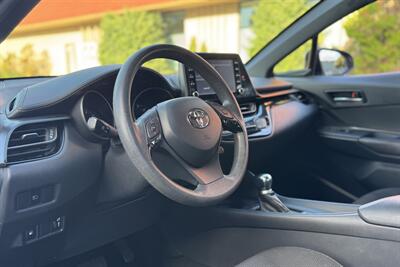2019 Toyota C-HR XLE   - Photo 9 - San Jose, CA 95126
