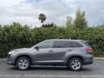 2019 Toyota Highlander XLE   - Photo 2 - San Jose, CA 95126