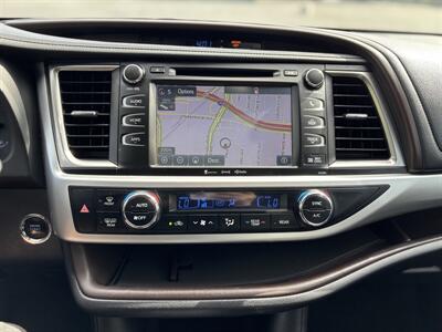 2019 Toyota Highlander XLE   - Photo 12 - San Jose, CA 95126