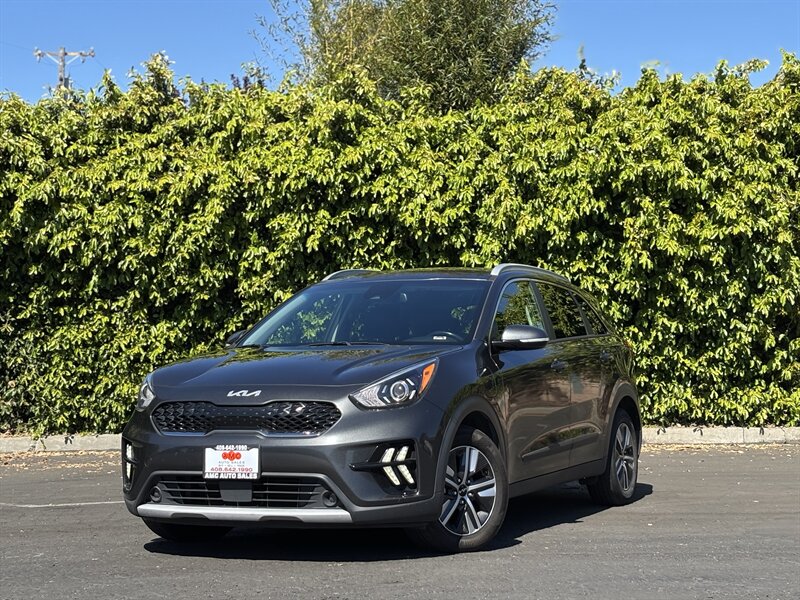 2022 Kia Niro Plug-In Hybrid EX  