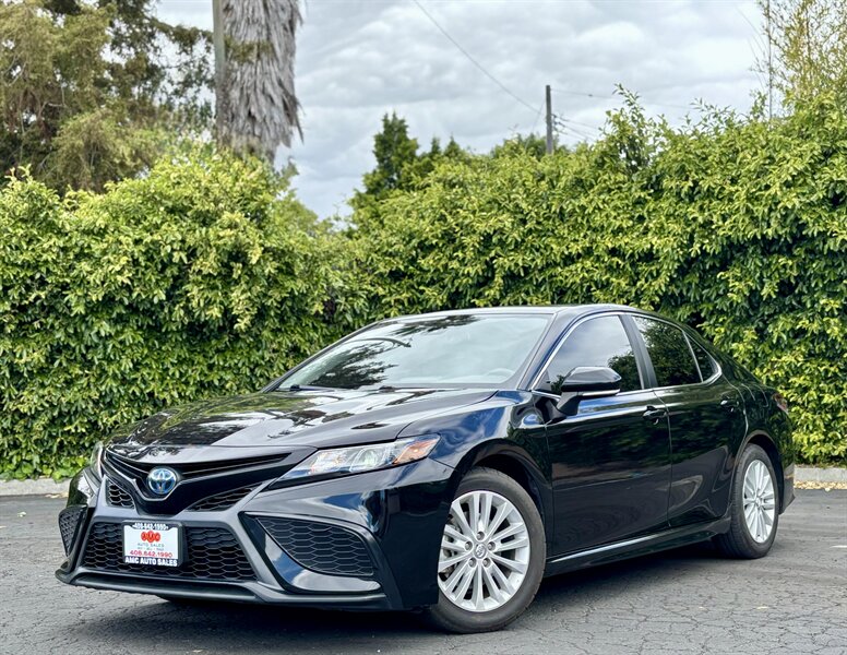 2023 Toyota Camry Hybrid SE  